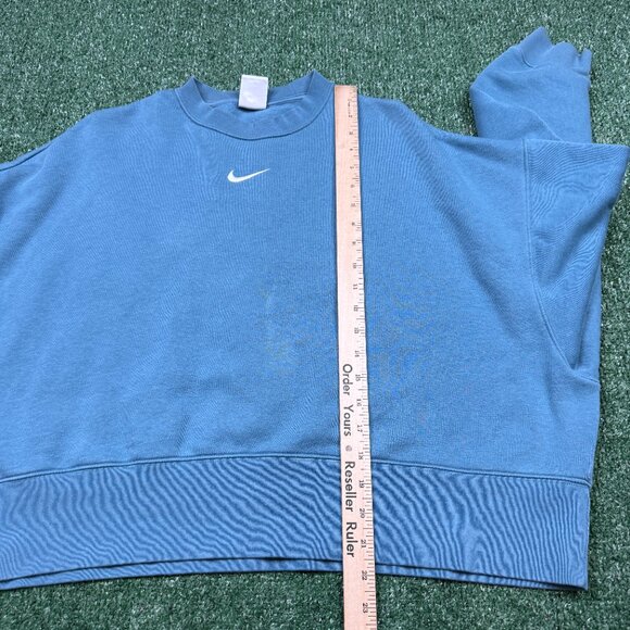 Nike Sweatshirt Women's Size M Blue Pullover Cropped Oversize Boxy Swoosh Center - Picture 7 of 7